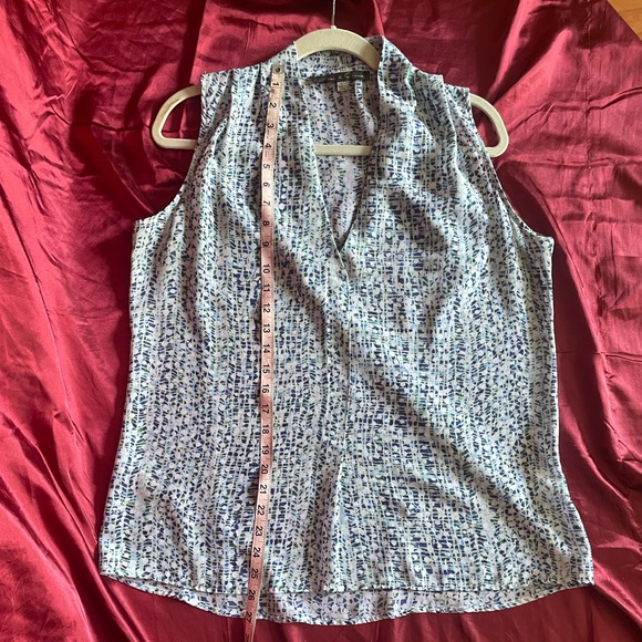 Lightweight layering blouse - Picture 2 of 10